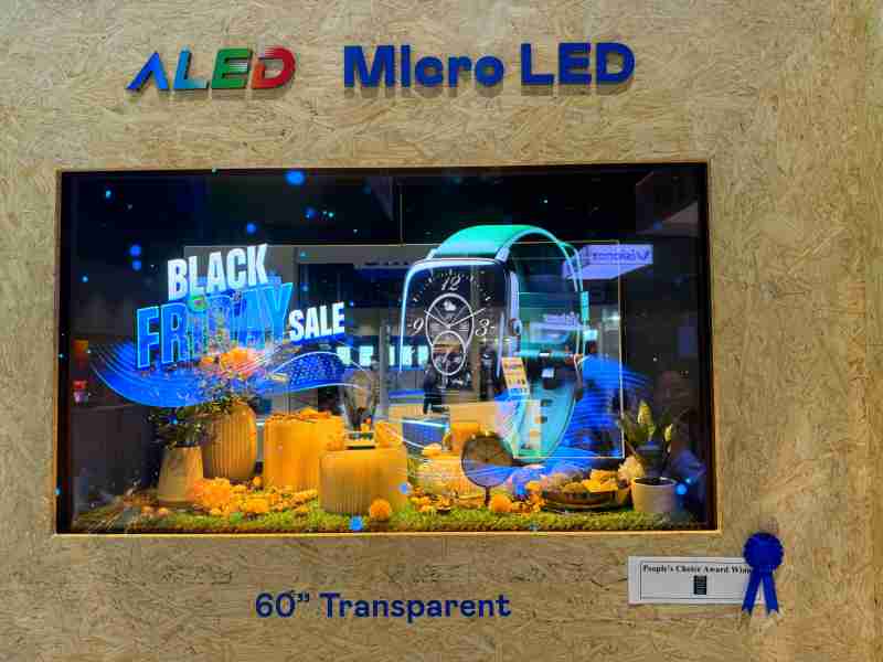 彩神vll60吋高透明度Micro LED显示器获”最佳Micro LED技术应用奖”，，将Micro LED面板透明化之设计特性极致发挥，，，，以可扩展性无缝拼接技术打造，，，具备600 nits全画面亮度、、大于60%穿透率及超过NTSC 110%的优异广色域表现，，，可依需求灵活应用于各种场域